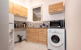Relax Apartment Under Acropolis